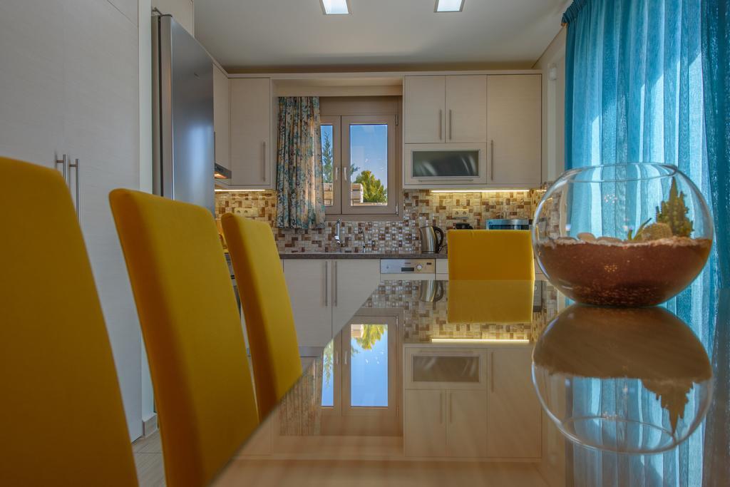 Golden Sky Villa Kamilárion Eksteriør bilde